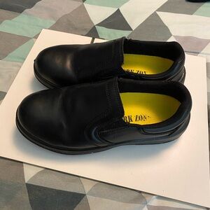 Work non slip and oil resistant shoes, size 8.5 for men